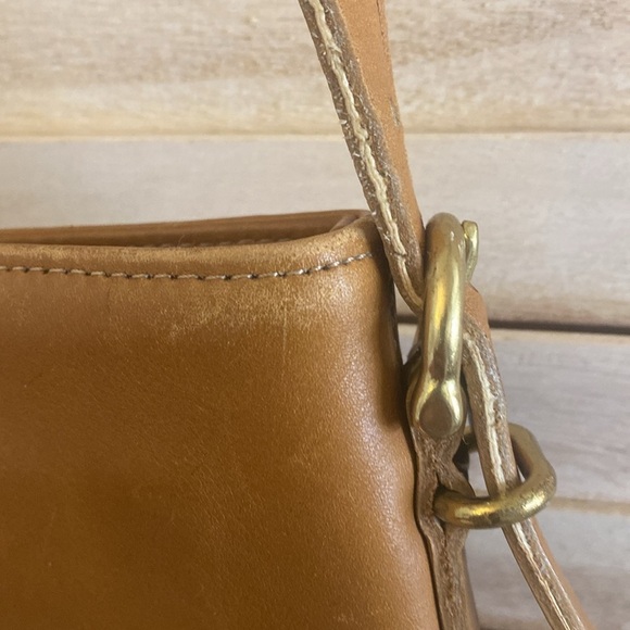 Vintage Coach leather slim bucket purse - Picture 6 of 16